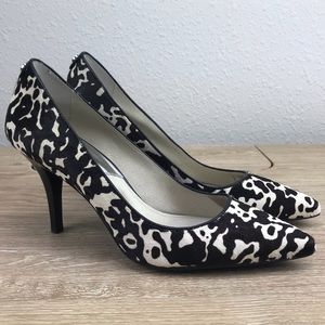 MICHAEL Michael Kors Printed Haircalf Pumps Sz 6M